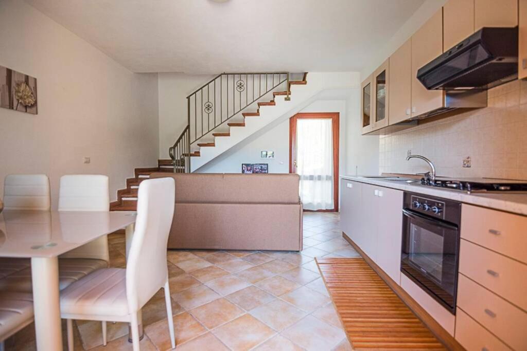 Villa Molly San Teodoro  Eksteriør billede